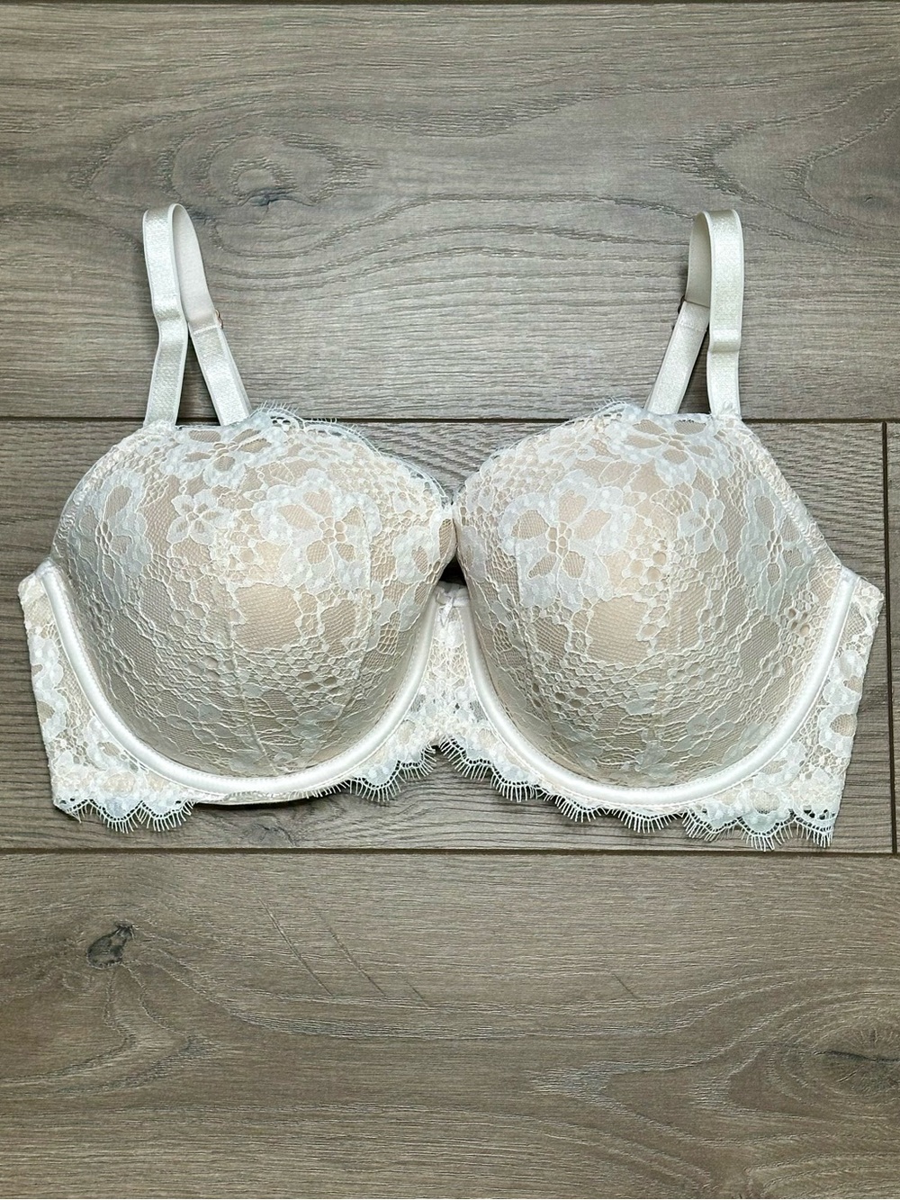 Victoria's Secret Dream Angels Lined Demi Lace Bra White Cream Size 38DD